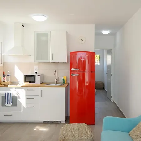 Red Volcano Apartment, Free Access To The Fariones Sports Center 公寓 卡门港